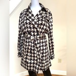 Vertigo Paris cream and dark brown houndstooth jacket